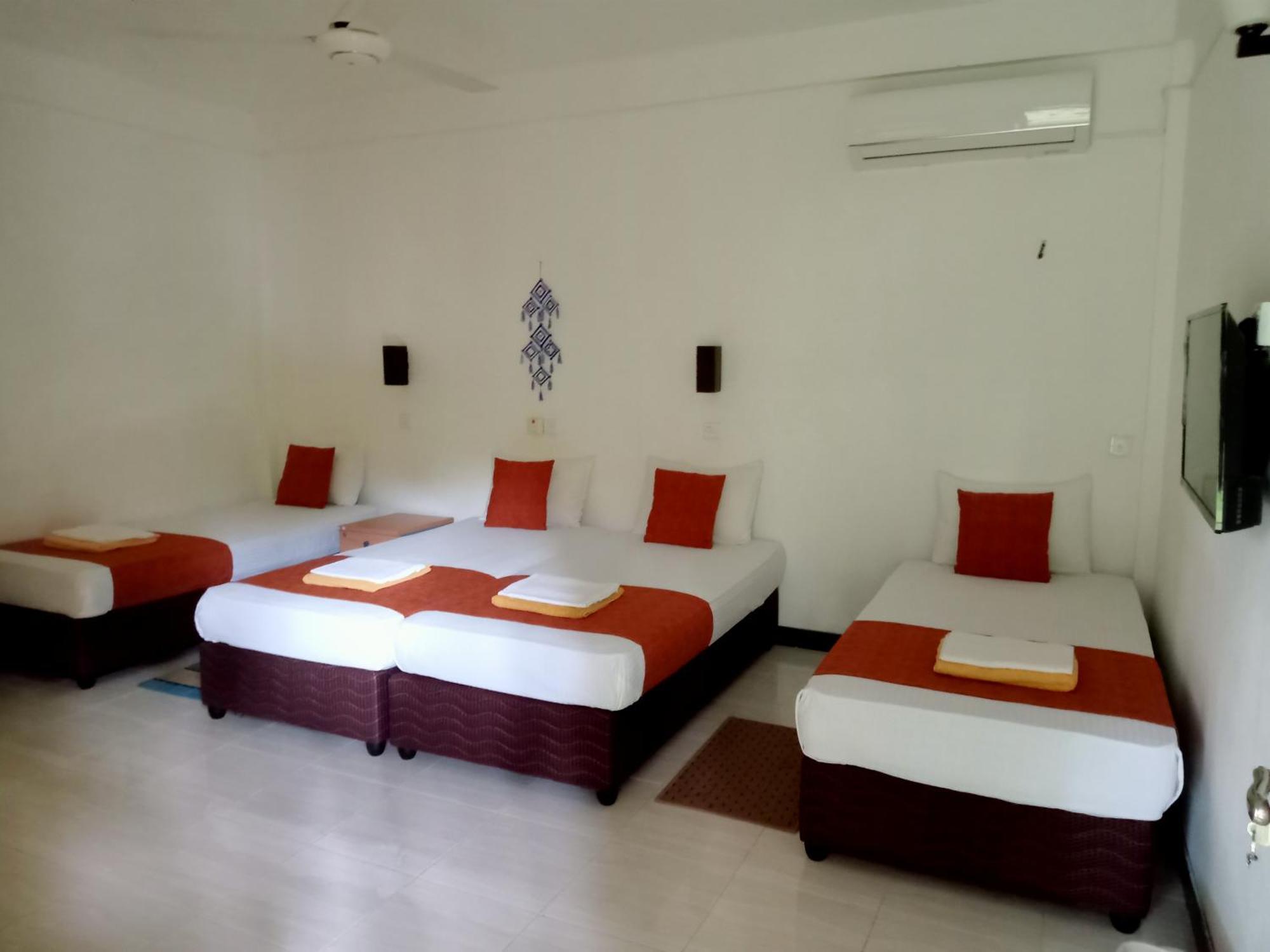 פולונרואה Kithmi Resort מראה חיצוני תמונה